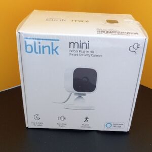 NWT Blink Mini Indoor Plug-In HD Smart Security Camera - White